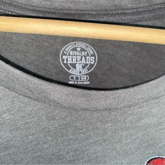 NCAA Nebraska Cornhuskers Grey Tee Women’s Small - Picture 4 of 4